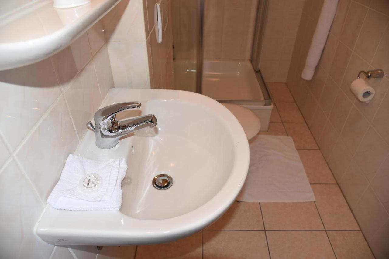Hotel Schuurman Emlichheim ภายนอก รูปภาพ